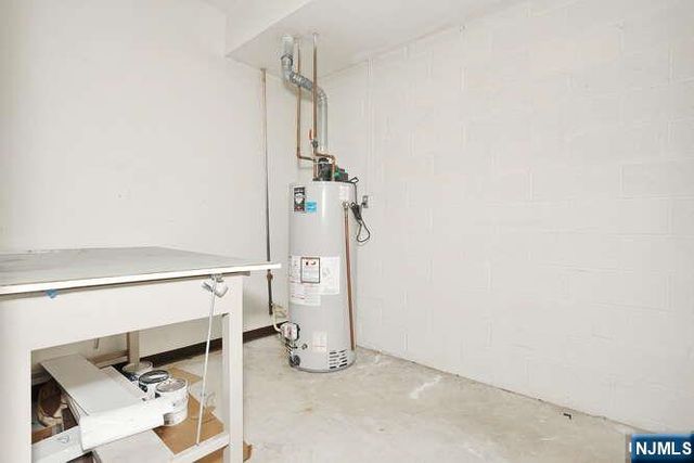 17 Colonial Village Drive, Hillsdale, NJ 07642