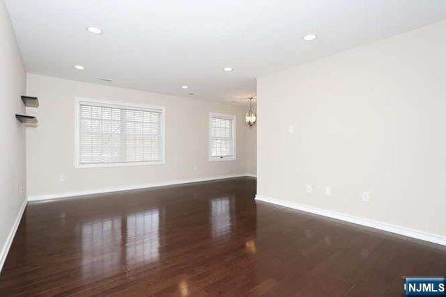 17 Colonial Village Drive, Hillsdale, NJ 07642