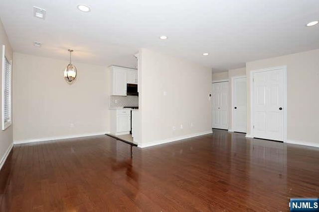 17 Colonial Village Drive, Hillsdale, NJ 07642