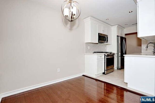 17 Colonial Village Drive, Hillsdale, NJ 07642