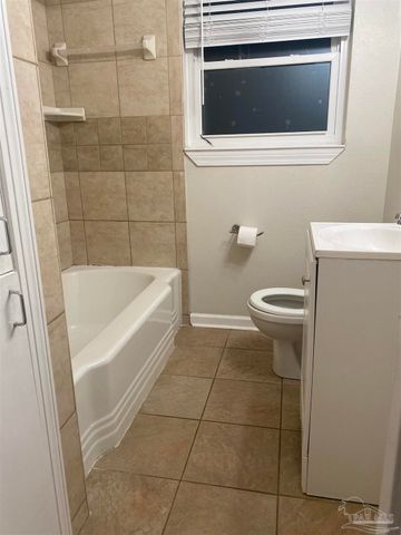 1240 E Jordan St, Pensacola, FL 32501