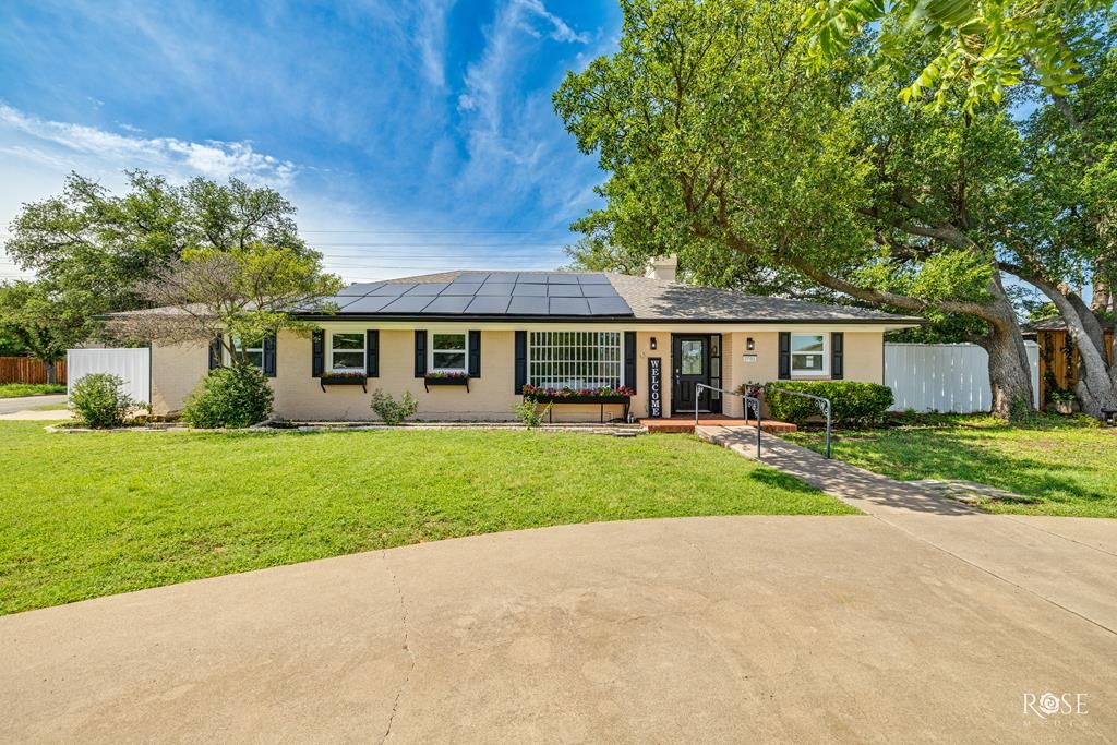 Image 1 of property listing at 2701 Vista Del Arroyo, San Angelo, TX 76904