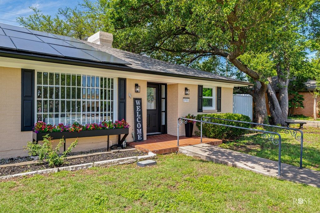 Image 2 of property listing at 2701 Vista Del Arroyo, San Angelo, TX 76904