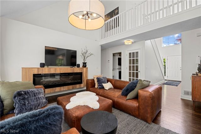 435 Country Walk, Amherst, OH 44001