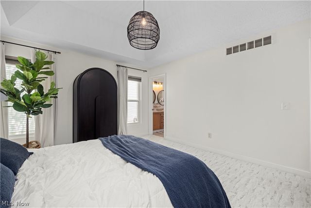 435 Country Walk, Amherst, OH 44001