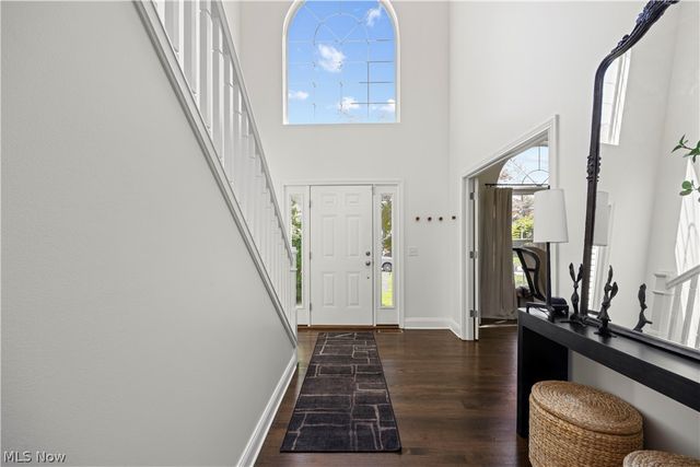 435 Country Walk, Amherst, OH 44001