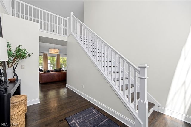 435 Country Walk, Amherst, OH 44001