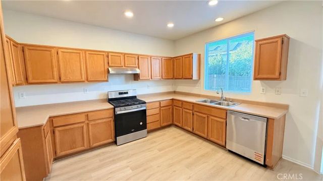 15664 Kadota, Victorville, CA 92395