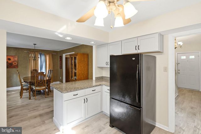 526 E REVERE WAY, Absecon, NJ 08205