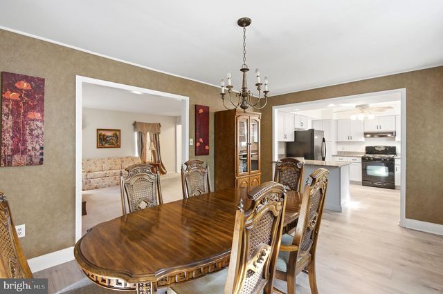 526 E REVERE WAY, Absecon, NJ 08205