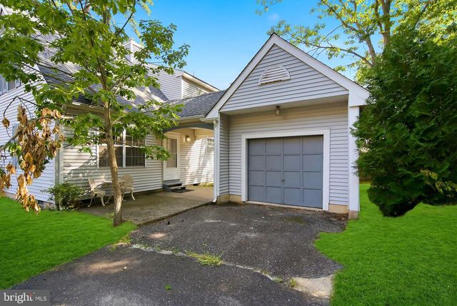 526 E REVERE WAY, Absecon, NJ 08205