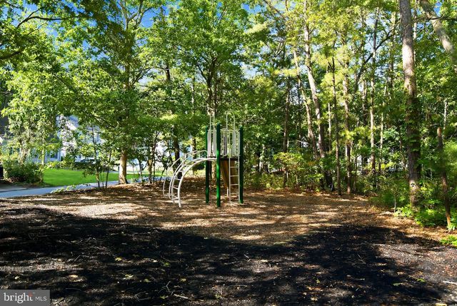 526 E REVERE WAY, Absecon, NJ 08205