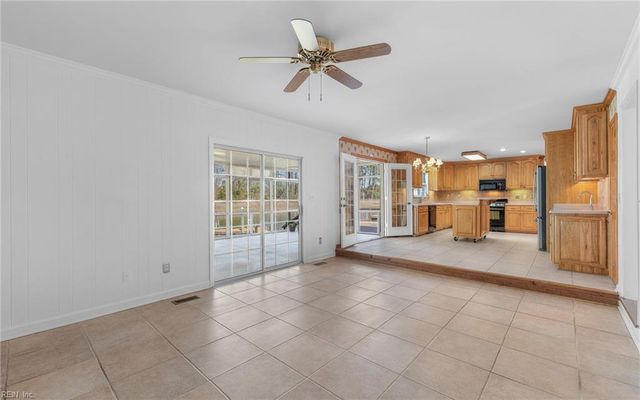 526 Elizabeth Lake DR, Hampton, VA 23669