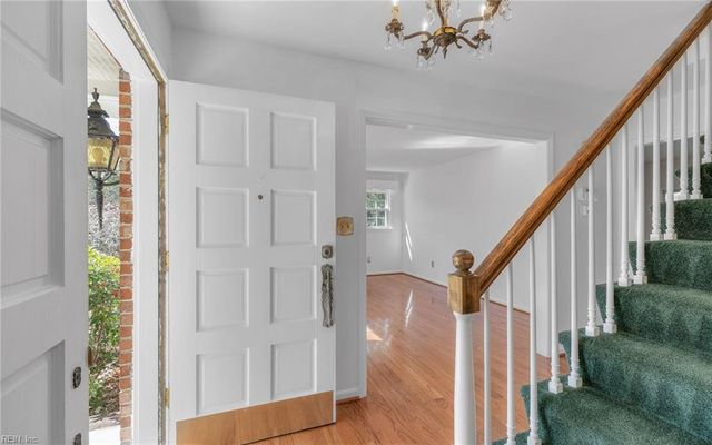 526 Elizabeth Lake DR, Hampton, VA 23669