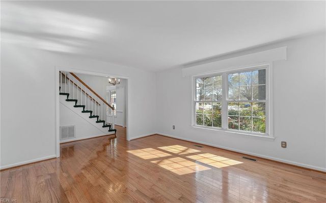 526 Elizabeth Lake DR, Hampton, VA 23669