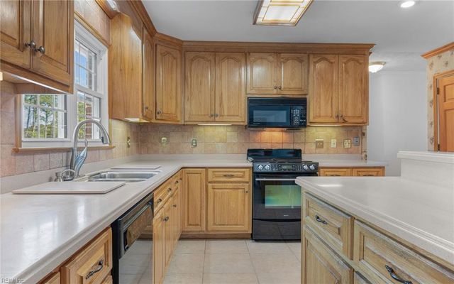 526 Elizabeth Lake DR, Hampton, VA 23669