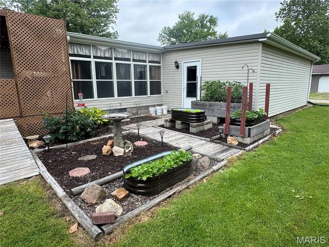 2116 County Road 607, Poplar Bluff, MO 63901