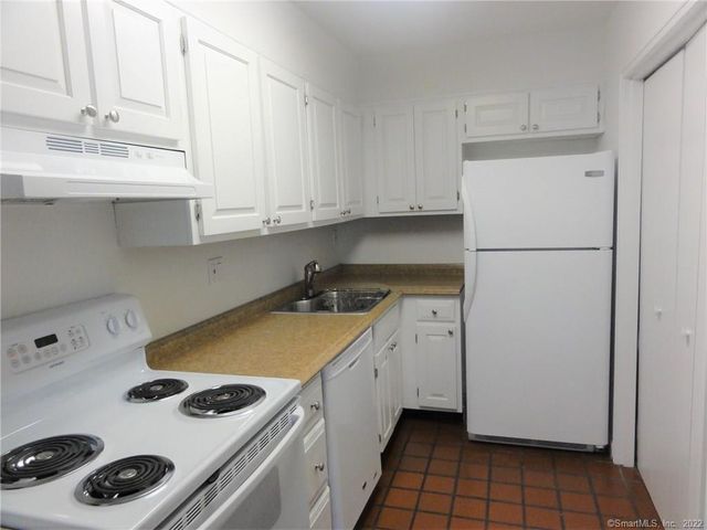 500 Newfield Avenue 1F, Stamford, CT 06905