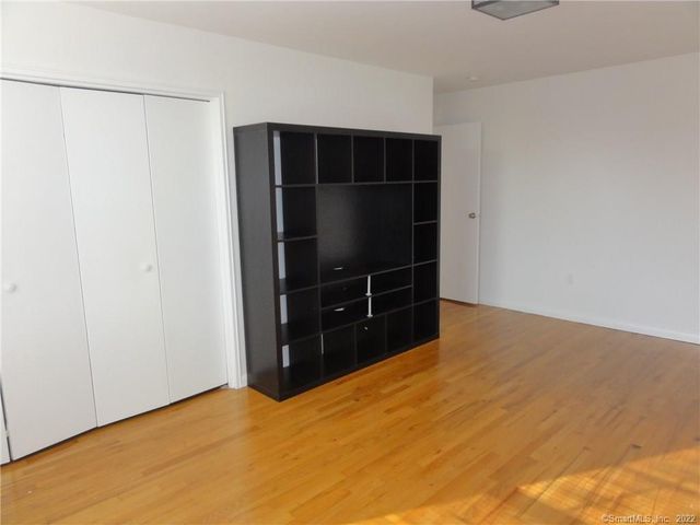 500 Newfield Avenue 1F, Stamford, CT 06905
