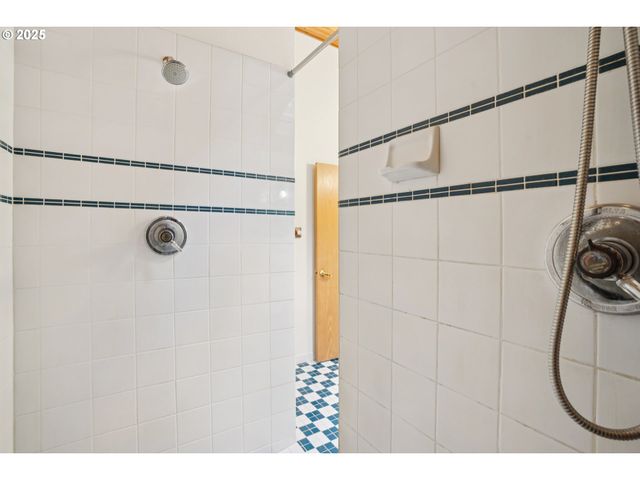 25180 S DIANNE Dr, Beavercreek, OR 97004