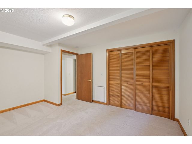 25180 S DIANNE Dr, Beavercreek, OR 97004