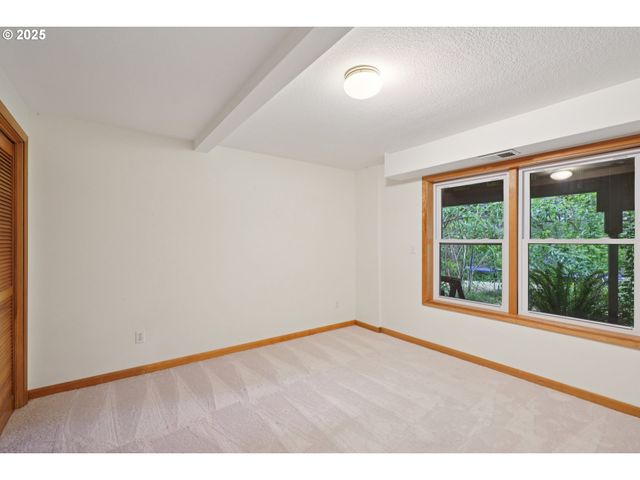 25180 S DIANNE Dr, Beavercreek, OR 97004