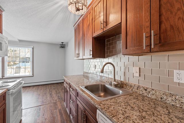 4442 Cedar Lake Road S 7, Saint Louis Park, MN 55416