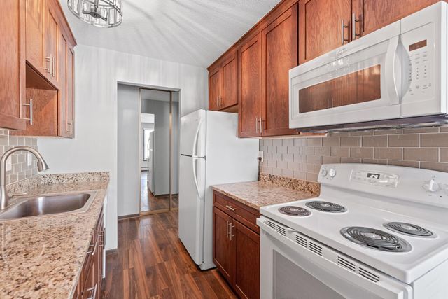 4442 Cedar Lake Road S 7, Saint Louis Park, MN 55416