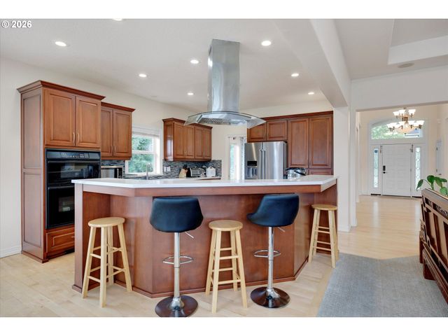 10520 Se ISAAC Dr, Happy Valley, OR 97086