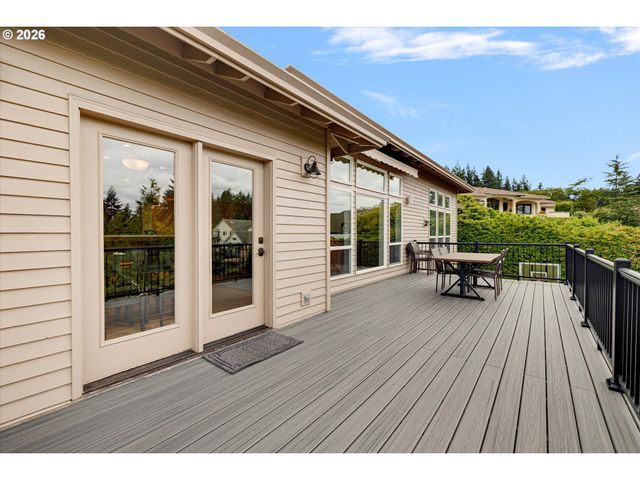 10520 Se ISAAC Dr, Happy Valley, OR 97086