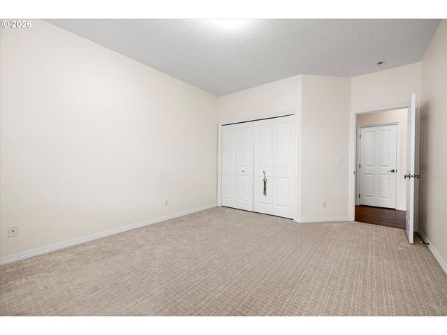 10520 Se ISAAC Dr, Happy Valley, OR 97086