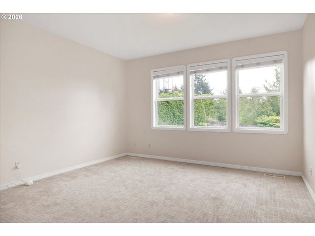 10520 Se ISAAC Dr, Happy Valley, OR 97086