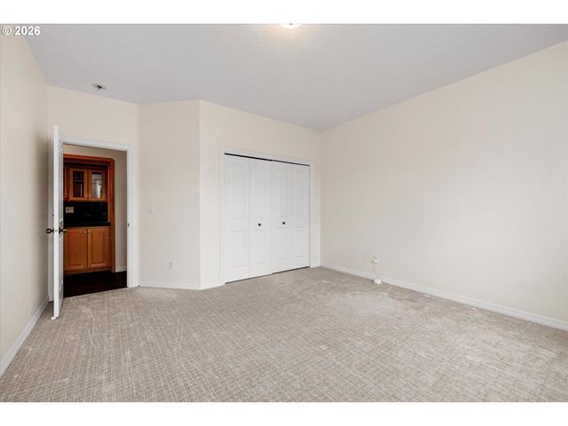 10520 Se ISAAC Dr, Happy Valley, OR 97086