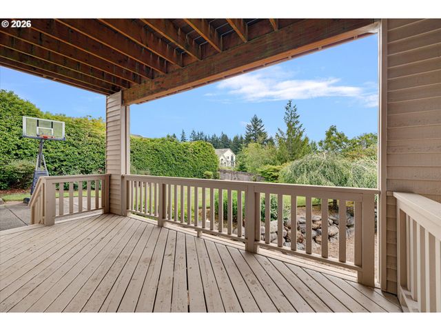 10520 Se ISAAC Dr, Happy Valley, OR 97086