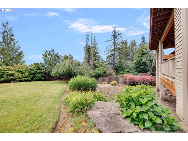 10520 Se ISAAC Dr, Happy Valley, OR 97086