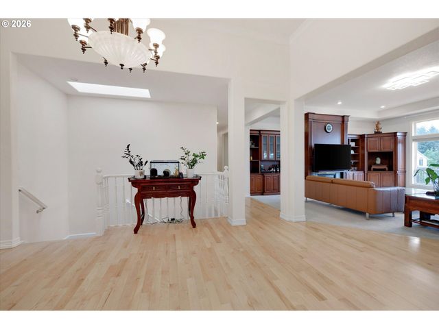 10520 Se ISAAC Dr, Happy Valley, OR 97086