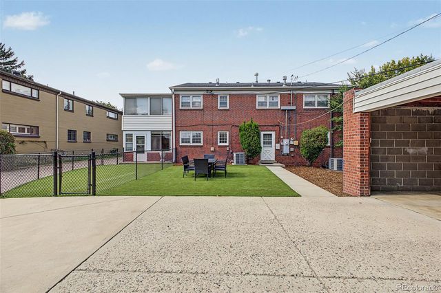 928 S Harrison Street, Denver, CO 80209