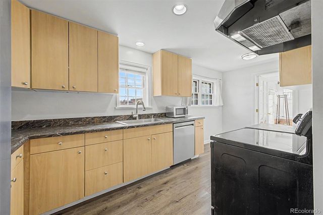 928 S Harrison Street, Denver, CO 80209