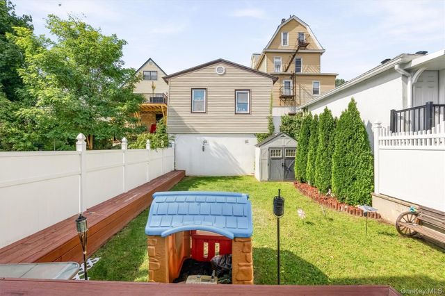 51 Sterling Avenue, Yonkers, NY 10704