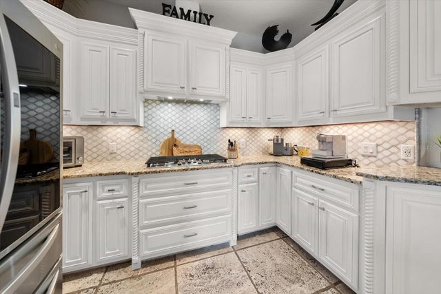 18731 CROOKED LANE, Lutz, FL 33548