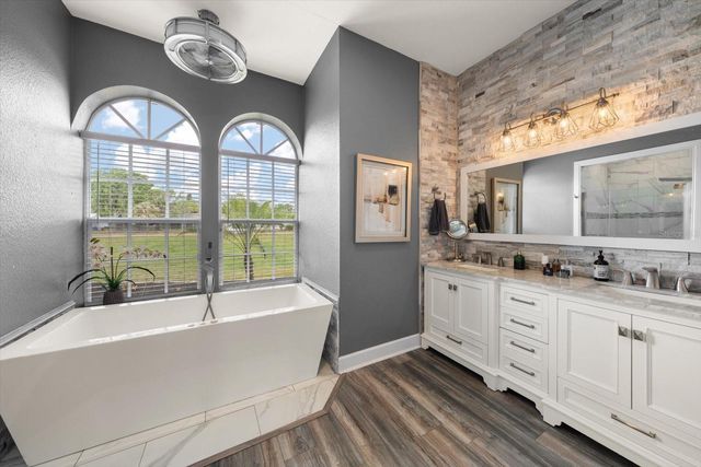 18731 CROOKED LANE, Lutz, FL 33548