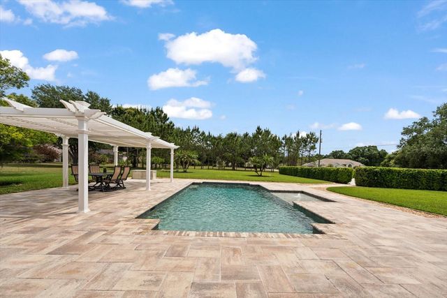 18731 CROOKED LANE, Lutz, FL 33548