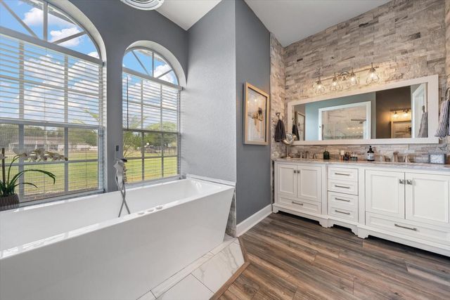 18731 CROOKED LANE, Lutz, FL 33548
