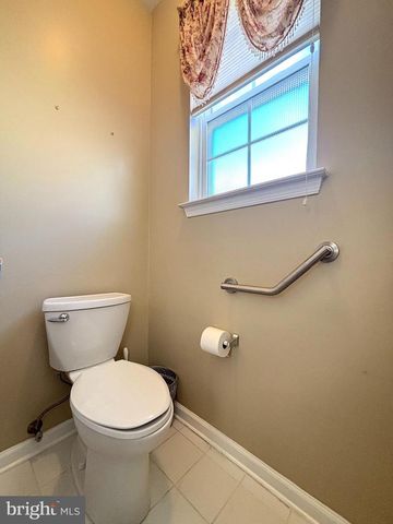 1 MARLOWE CT, Absecon, NJ 08205