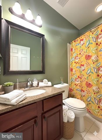 1 MARLOWE CT, Absecon, NJ 08205