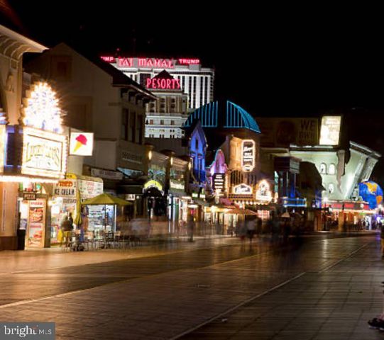 1 MARLOWE CT, Absecon, NJ 08205