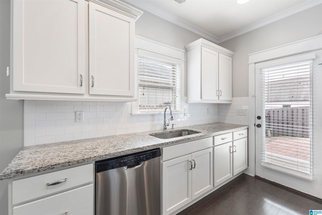 3906 CREST LANDING, Irondale, AL 35210