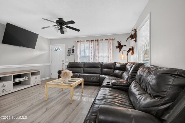 208 Pineneedle Court, Hinesville, GA 31313