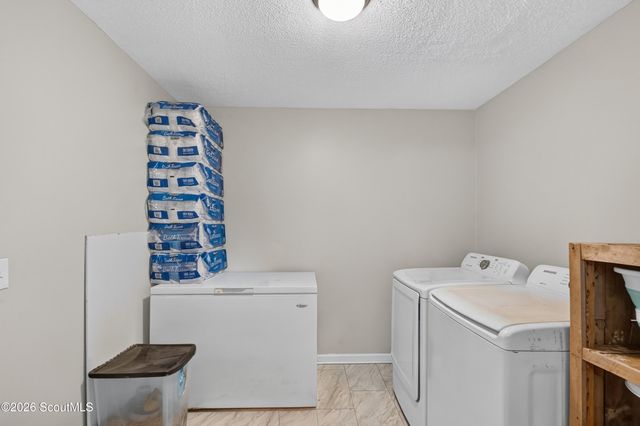 208 Pineneedle Court, Hinesville, GA 31313
