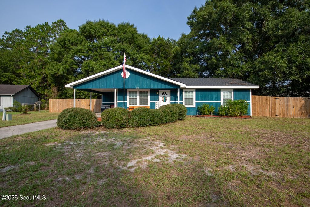 208 Pineneedle Court, Hinesville, GA 31313